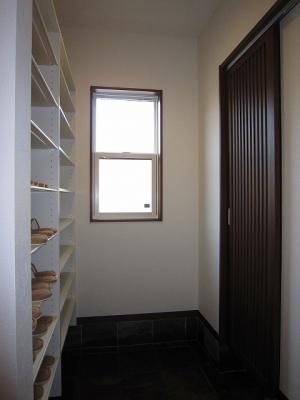 大家族でもたっぷり使える
ラクラクシューズクローク