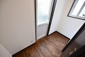 ゴミ箱などを置いておける小部屋